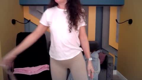 EllaLongs online show from 21, 2, 2026