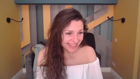Snapshot of ellalongs chatting on 22, 4, 2026 EllaLongs online show from 22, 4, 2026