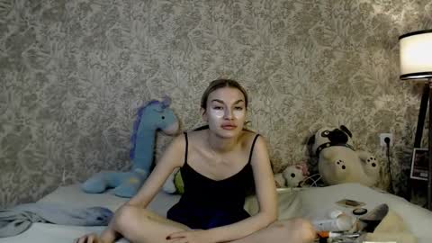 ellamilla online show from 6, 11, 2025