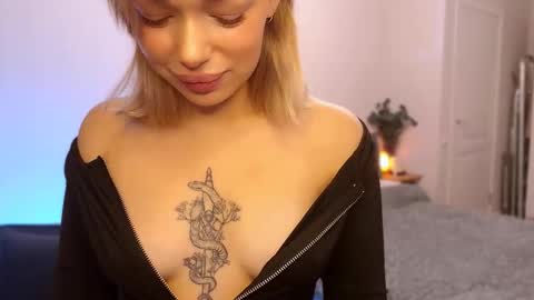 Snapshot of ellatwox chatting on 10, 10, 2025 Ella online show from 10, 10, 2025