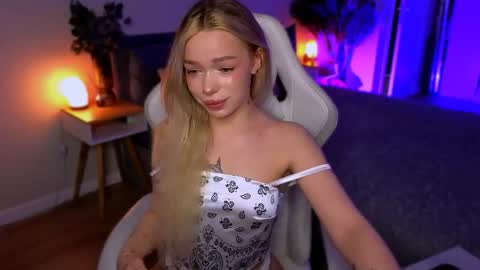 Ella online show from 11, 4, 2026