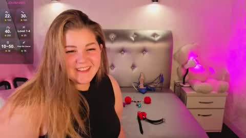 Snapshot of ellaya_ chatting on 15, 10, 2025 Scarlet online show from 15, 10, 2025