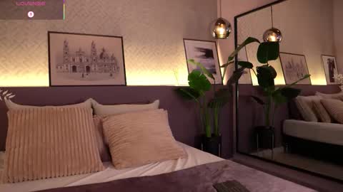 Elle Diane online show from 9, 9, 2025