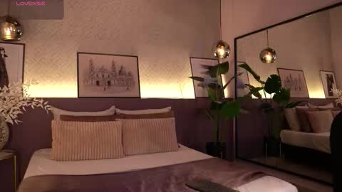 Elle Diane online show from 15, 9, 2025