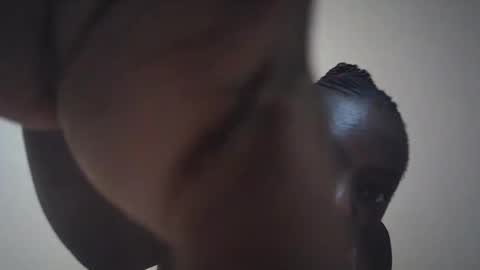 Snapshot of ellerah chatting on 4, 11, 2025 aishamalia online show from 4, 11, 2025