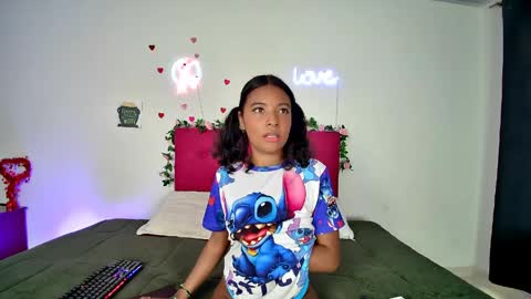 Snapshot of ellie_cute7 chatting on 6, 5, 2026 ellie_cute7 online show from 6, 5, 2026