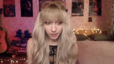 ellie_friendly online show from 30, 1, 2025