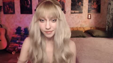 ellie_friendly online show from 5, 2, 2025