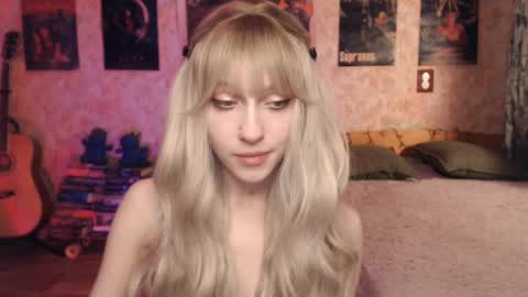 ellie_friendly online show from 6, 2, 2025