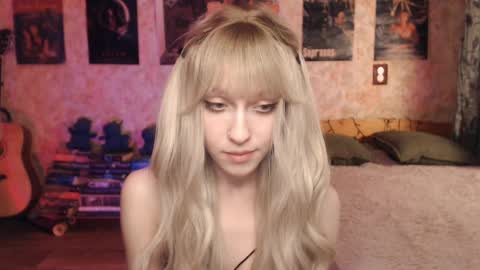 ellie_friendly online show from 17, 2, 2025