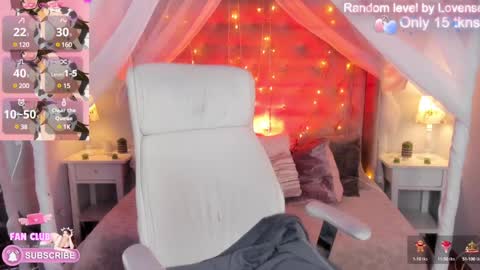  Ellie Jhonson  online show from 11, 1, 2025