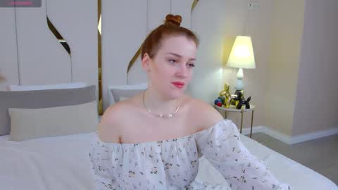 EllieLarson online show from 12, 10, 2025