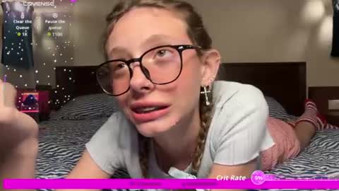 Snapshot of ellieluvs chatting on 7, 7, 2026 ellie online show from 7, 7, 2026