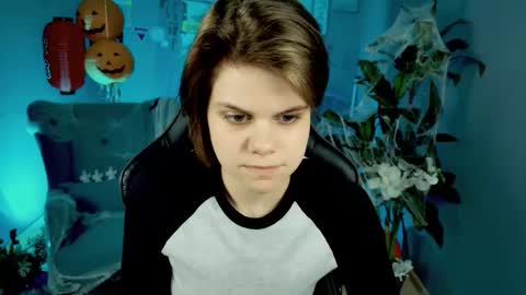 elliemurler online show from 1, 11, 2025