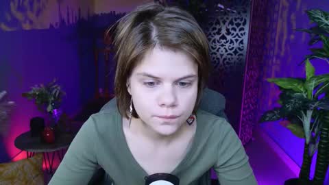 elliemurler online show from 12, 11, 2025