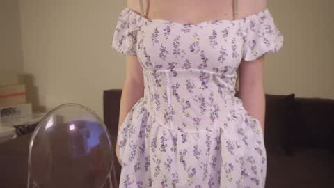 Snapshot of elliephant_ chatting on 16, 12, 2024 just Emily online show from 16, 12, 2024