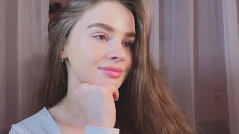 Snapshot of elliephant_ chatting on 23, 12, 2024 just Emily online show from 23, 12, 2024