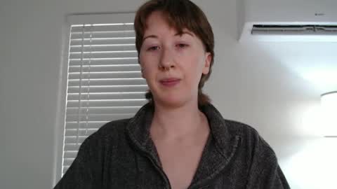 Snapshot of ellierowyn chatting on 9, 10, 2025 Ellie Rowyn online show from 9, 10, 2025