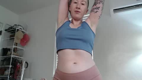 Snapshot of ellierowyn chatting on 22, 10, 2025 Ellie Rowyn online show from 22, 10, 2025