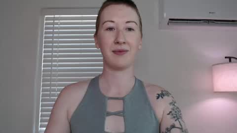 Snapshot of ellierowyn chatting on 14, 11, 2025 Ellie Rowyn online show from 14, 11, 2025