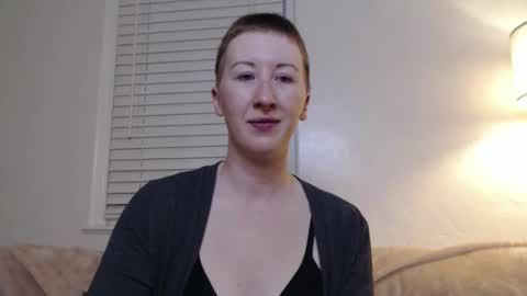 Snapshot of ellierowyn chatting on 20, 11, 2025 Ellie Rowyn online show from 20, 11, 2025