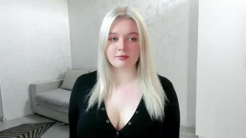 ellilovv online show from 4, 4, 2026