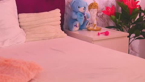 EllinaNuria online show from 11, 4, 2026