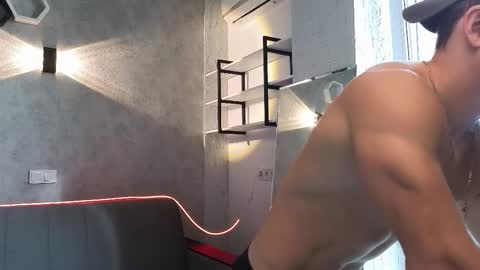 elliot_muscle04 online show from 20, 10, 2025