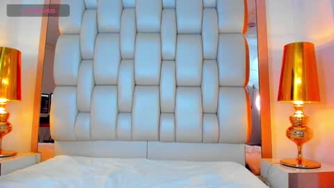 E L L I O T    V E L E Z online show from 31, 1, 2025