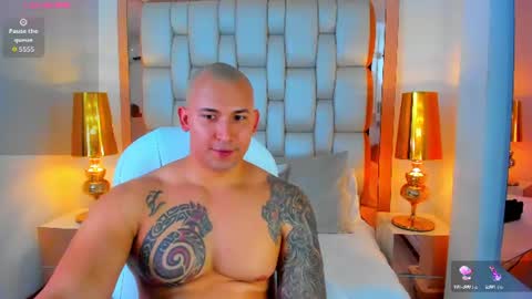 Snapshot of elliott_veelez chatting on 11, 7, 2026 E L L I O T V E L E Z online show from 11, 7, 2026