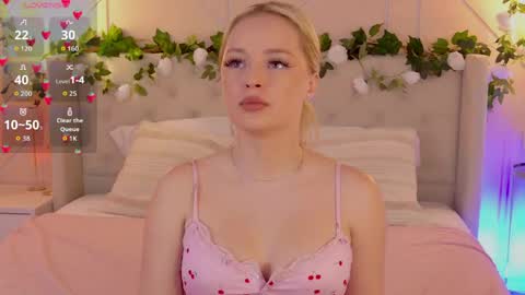 Snapshot of elly_linn chatting on 26, 4, 2026 Elly Linn online show from 26, 4, 2026