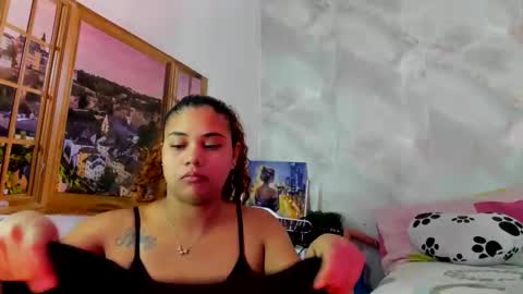 Snapshot of ellybloom chatting on 12, 4, 2026 ellybloom online show from 12, 4, 2026