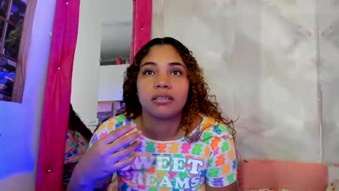 Snapshot of ellybloom chatting on 30, 4, 2026 ellybloom online show from 30, 4, 2026