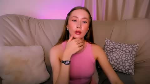 Snapshot of ellycolins_ chatting on 14, 4, 2026 Elly online show from 14, 4, 2026