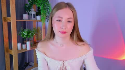 Snapshot of ellycolins_ chatting on 23, 5, 2026 Elly online show from 23, 5, 2026