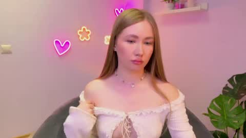 Snapshot of ellycolins_ chatting on 24, 5, 2026 Elly online show from 24, 5, 2026