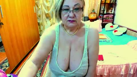 ellyhot53 online show from 21, 6, 2026