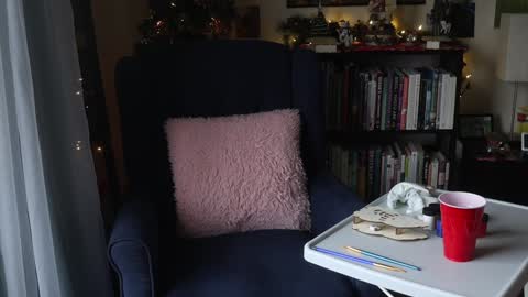 Elly Naomi online show from 6, 12, 2024