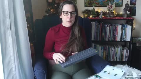 Elly Naomi online show from 13, 12, 2024