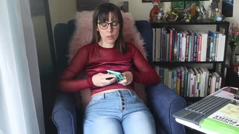 Elly Naomi online show from 7, 2, 2025