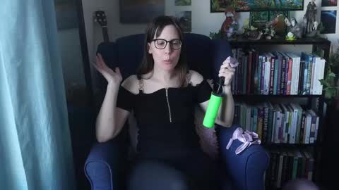 Elly Naomi online show from 21, 2, 2025