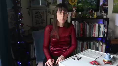 Elly Naomi online show from 13, 3, 2026