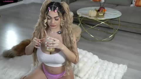 Snapshot of ellyxxxelly chatting on 21, 10, 2025 Elly online show from 21, 10, 2025