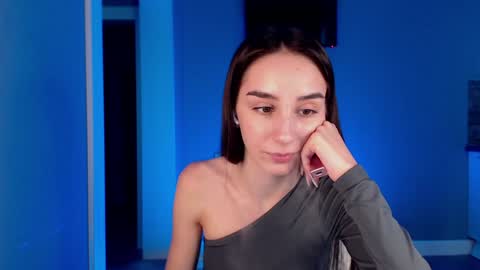 Im online Fri Sun Mon Tue Thu Fri Sat3 from 1000 online show from 2, 12, 2024