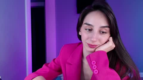 Im online Fri Sun Mon Tue Thu Fri Sat3 from 1000 online show from 16, 12, 2024