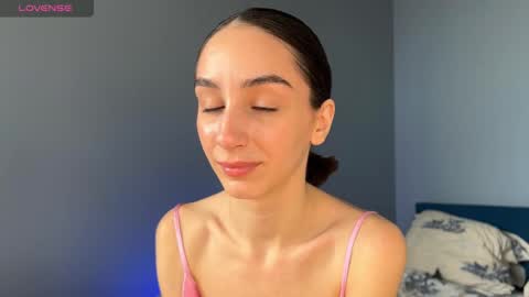 Im online Fri Sun Mon Tue Thu Fri Sat3 from 1000 online show from 7, 3, 2025