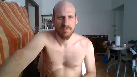 Mati Restrepo online show from 2, 1, 2025