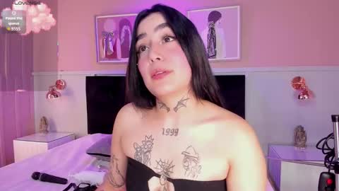 Elodie  online show from 22, 11, 2025