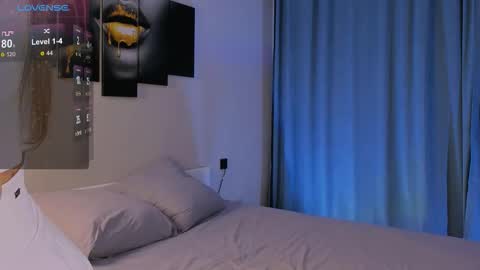 Snapshot of eloriya chatting on 14, 11, 2025 Victoria online show from 14, 11, 2025