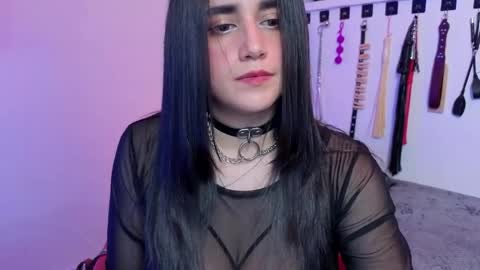 elowen_halley1 online show from 12, 4, 2026